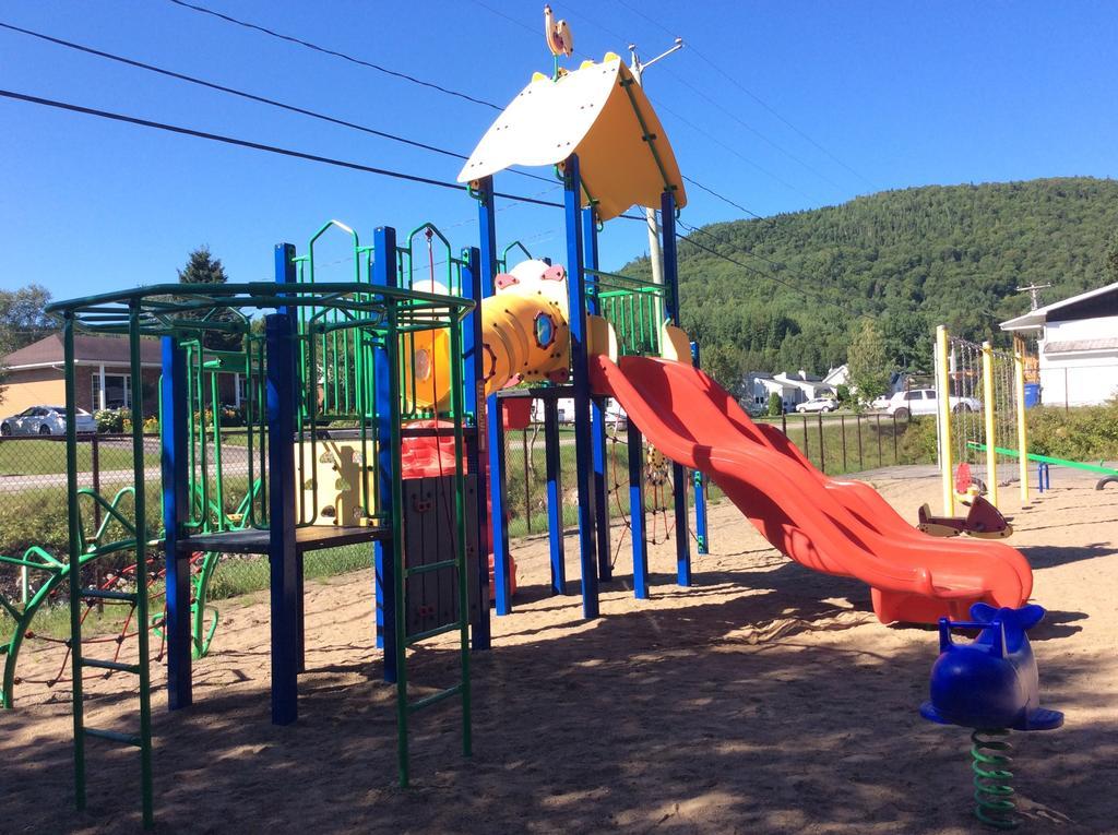Camping Le 4 Chemins LʼAnse-Saint-Jean Szoba fotó