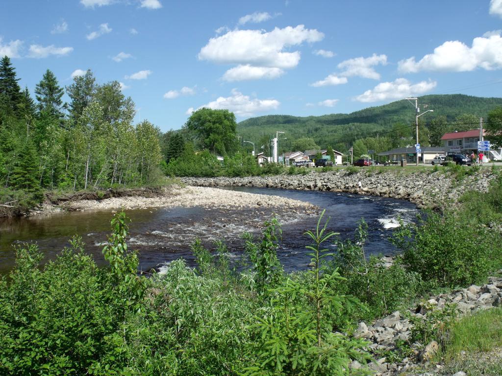 Camping Le 4 Chemins LʼAnse-Saint-Jean Szoba fotó